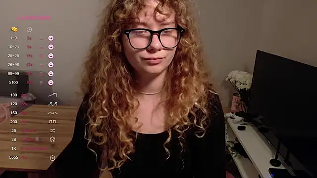Milounee Adlı Modelin Canlı Sohbet Odası