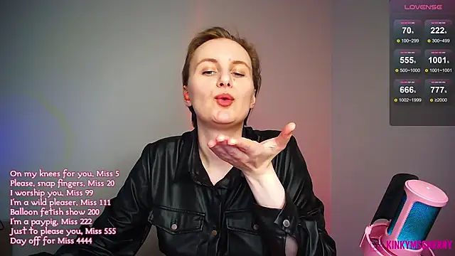 Онлайн чат XXX KinkyMissCherry