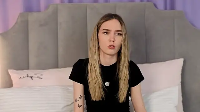 NikkiRyx Chat XXX in diretta