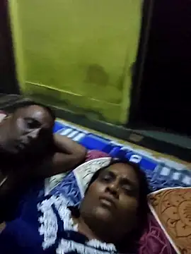 Priyasexcpl's Live XXX Chat