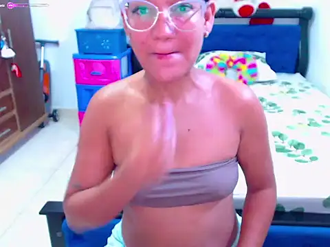 Chat +18 de Roseluxs ao vivo