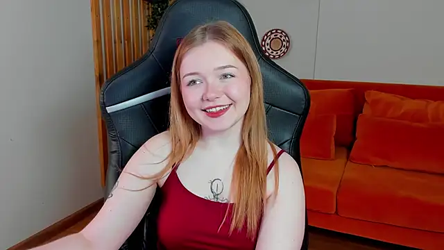 ElinaVale élő XXX-chatje