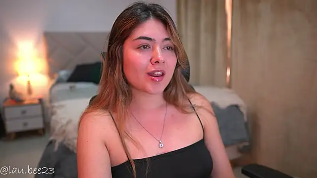 Chat XXX ao vivo de Lau_Bee
