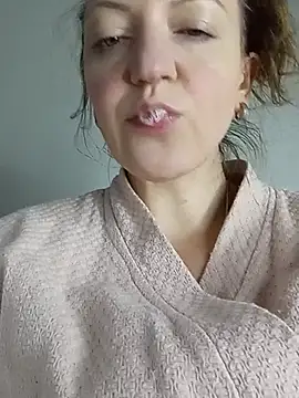 XXX chat uživo modela KattyLuuu