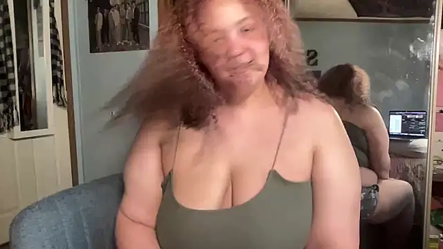 mixxedgoodness' Webcam Show