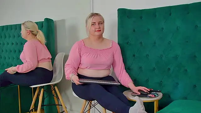 LioraArdyn élő XXX-chatje