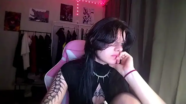 VeIvetLure Live XXX Chat