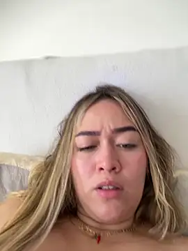 XXX chat uživo modela Danielavegax