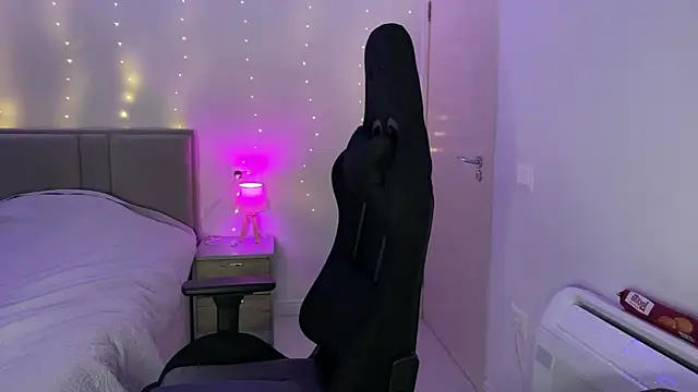 PrincesSsLilu's Live XXX Chat