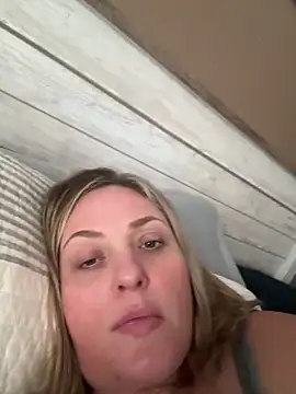 1SexyQueen Show in webcam