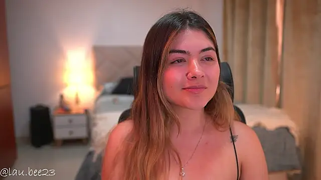 Lau_Bee: απευθείας συνομιλία ΧΧΧ