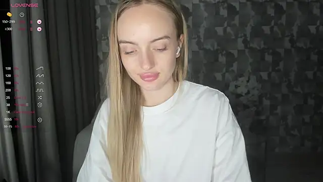Chat +18 de A_delina ao vivo