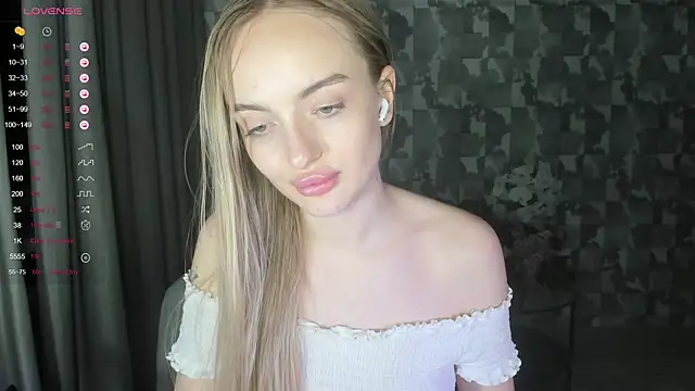A_delina Chat XXX live