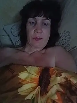 Laura_Kiss Show in webcam