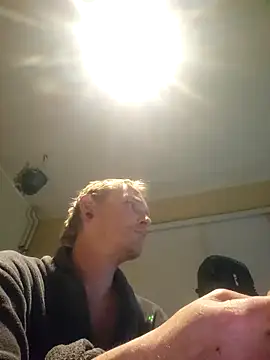 piercingpik élő XXX-chatje