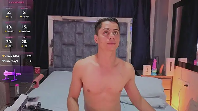 LeoMonnroe Show in webcam