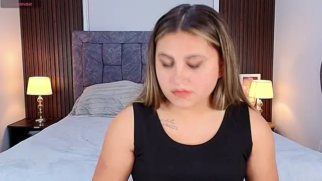 MeganCrow's Live XXX Chat