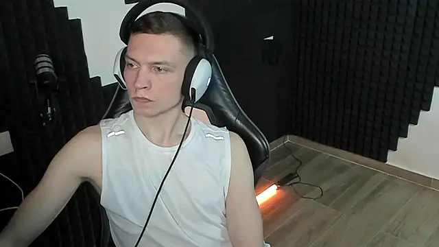 Show de More_than_friend na webcam