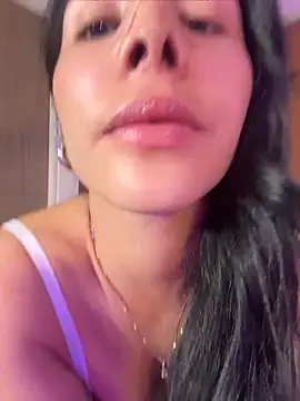 Czat XXX na żywo – ArianaReynoldss