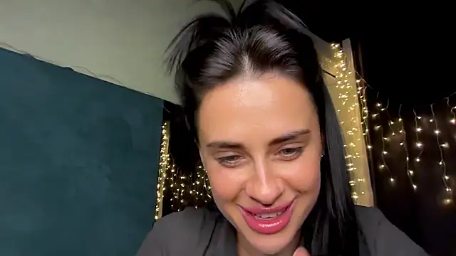 MariaValverdeee Chat XXX in diretta