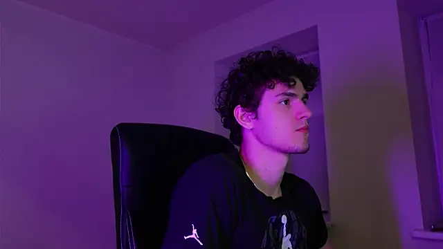 Brad_Holloway Chat XXX in diretta