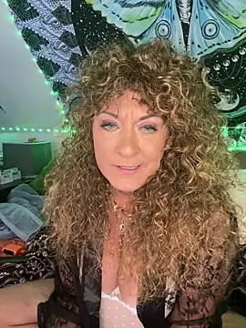 SuzyCatzz Show in webcam