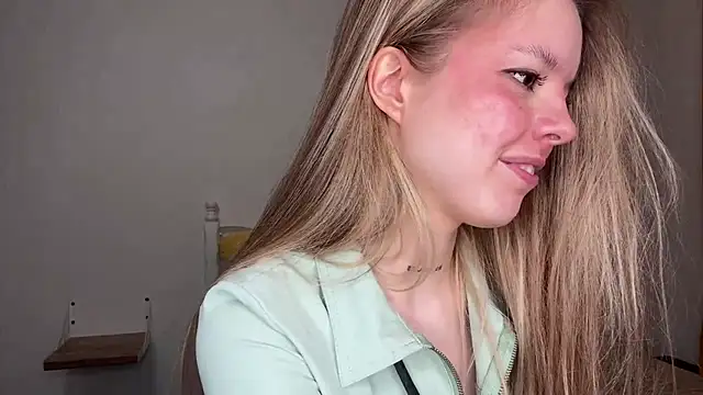 Catrinee live XXX chat