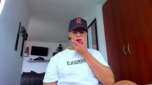 _John_Boy_ Adlı Modelin Canlı XXX Sohbeti