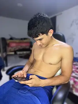 nic_2005 Chat XXX live