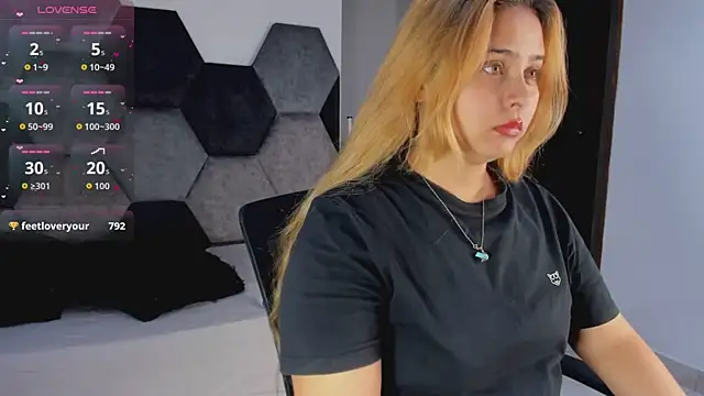 MikaelaStone's Live XXX Chat
