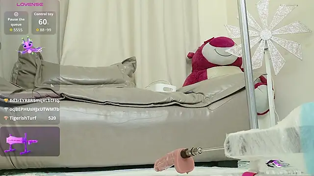 fox-yiyi Pertunjukan Webcam