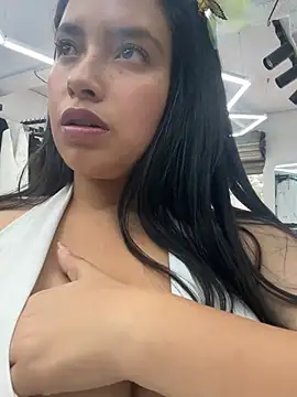 Miss_Bella_Flame Adlı Modelin Canlı XXX Sohbeti