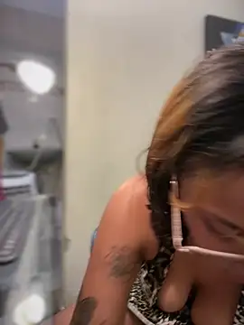 LeylaKnox Chat XXX in diretta
