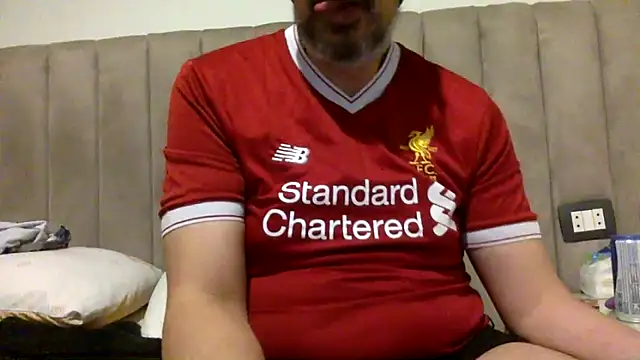 Živý XXX chat CaiBull