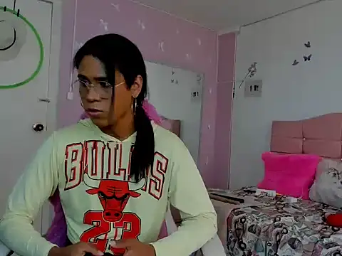 Show modela shanny_hilll na web-kameri