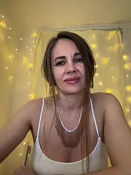 Chat +18 de LucieMack ao vivo