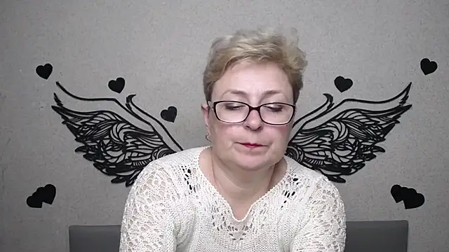 EmiliaGree Live XXX Chat