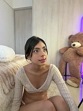 Chatroom XXX en direct de ZaraLuuv