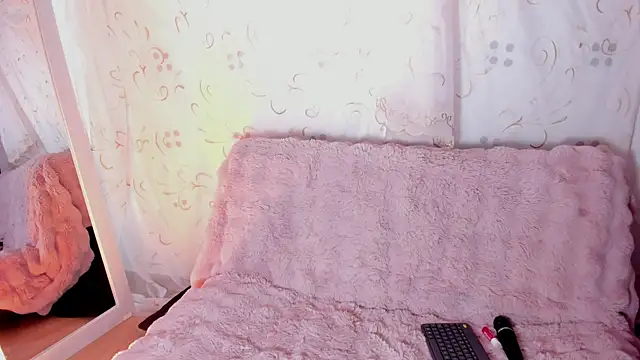 XXX chat uživo modela KuraiBi