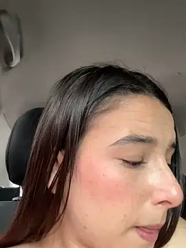 Elaarajimn Live XXX chat