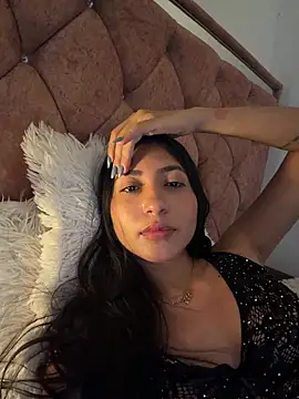 Sweetnaughtygirl_ élő XXX-chatje