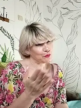 Chat +18 de Catty_Lady ao vivo