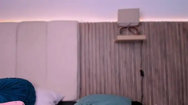 Show modela Lunita_naughty na web-kameri