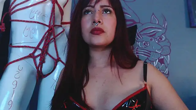 Chatroom XXX en direct de Regina_Iris