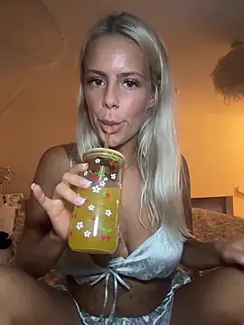 Blondiepeachx Adlı Modelin Canlı XXX Sohbeti