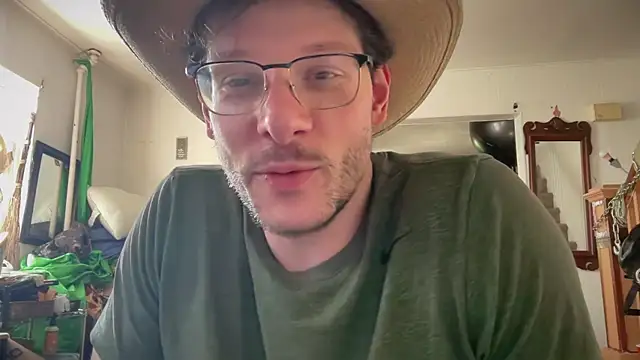 MasterDaddyCool live XXX chat