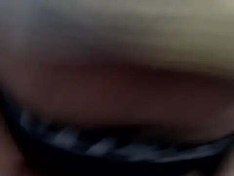 XXX chat uživo modela DARKGIANTMELANIN