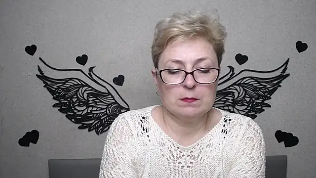 EmiliaGree: вебкам-шоу