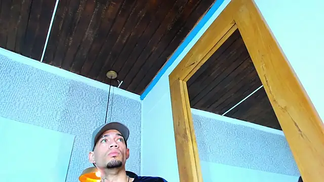 Daniel_huge22 webcam show