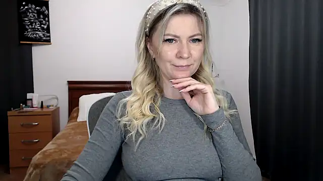Chat +18 de ParadiseAlina ao vivo